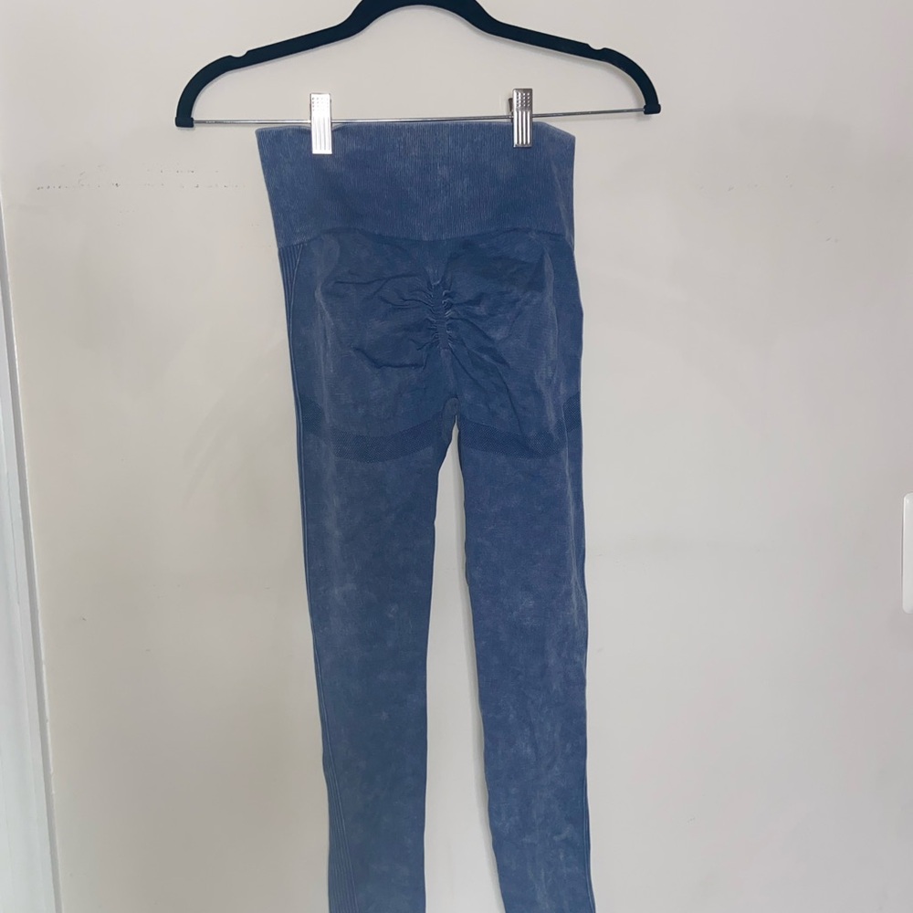 High-Waisted Blue Leggings